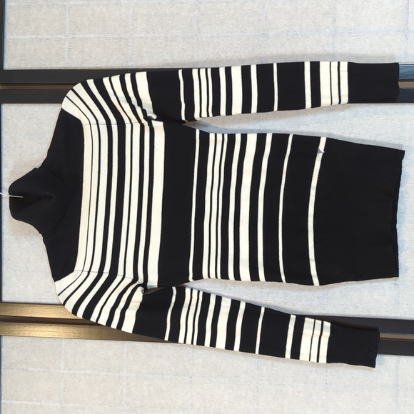 2/40 Striped Guess turtleneck sweater - Picture 4 of 12